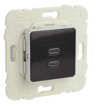 Fekete USB töltő aljzat (2x USB-C) - komplett - mec21 (21382+90675_TPM+90910_TPM)